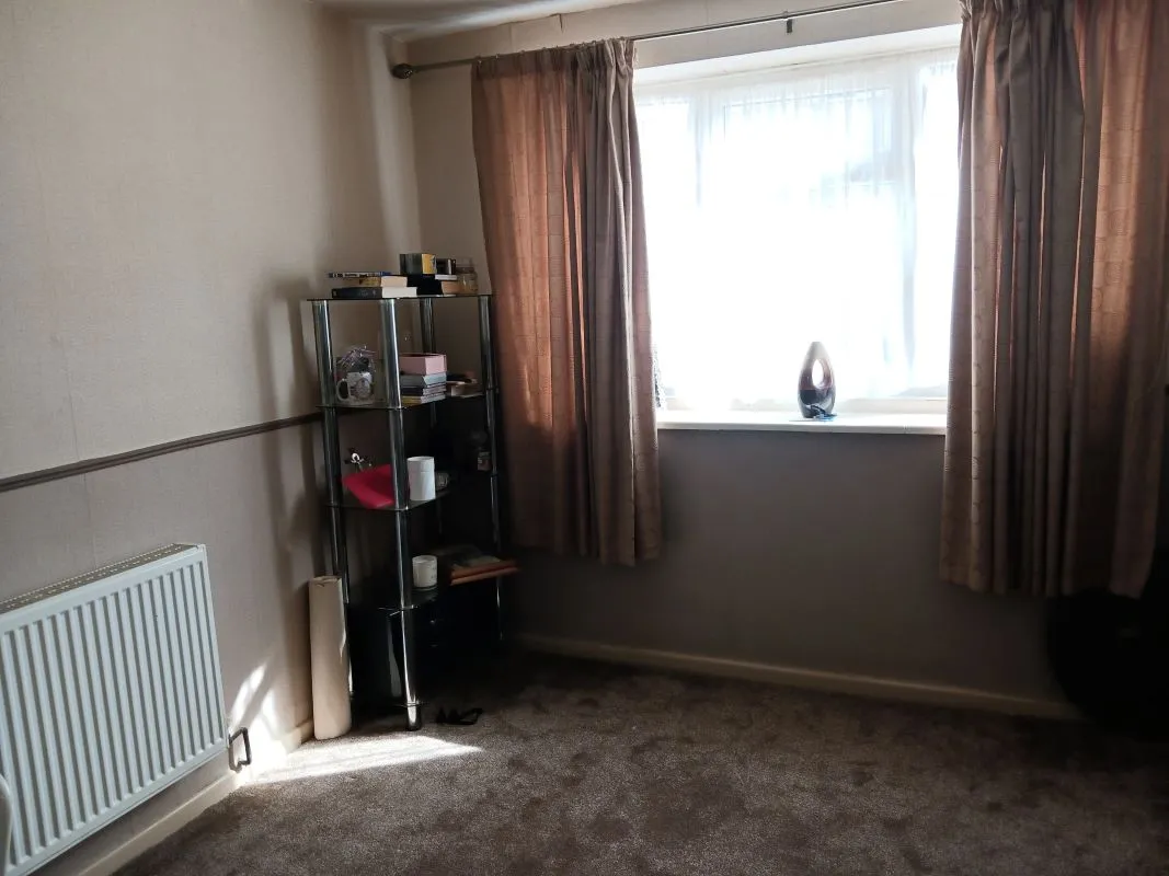 Leasehold Vacant Three Bedroom Flat