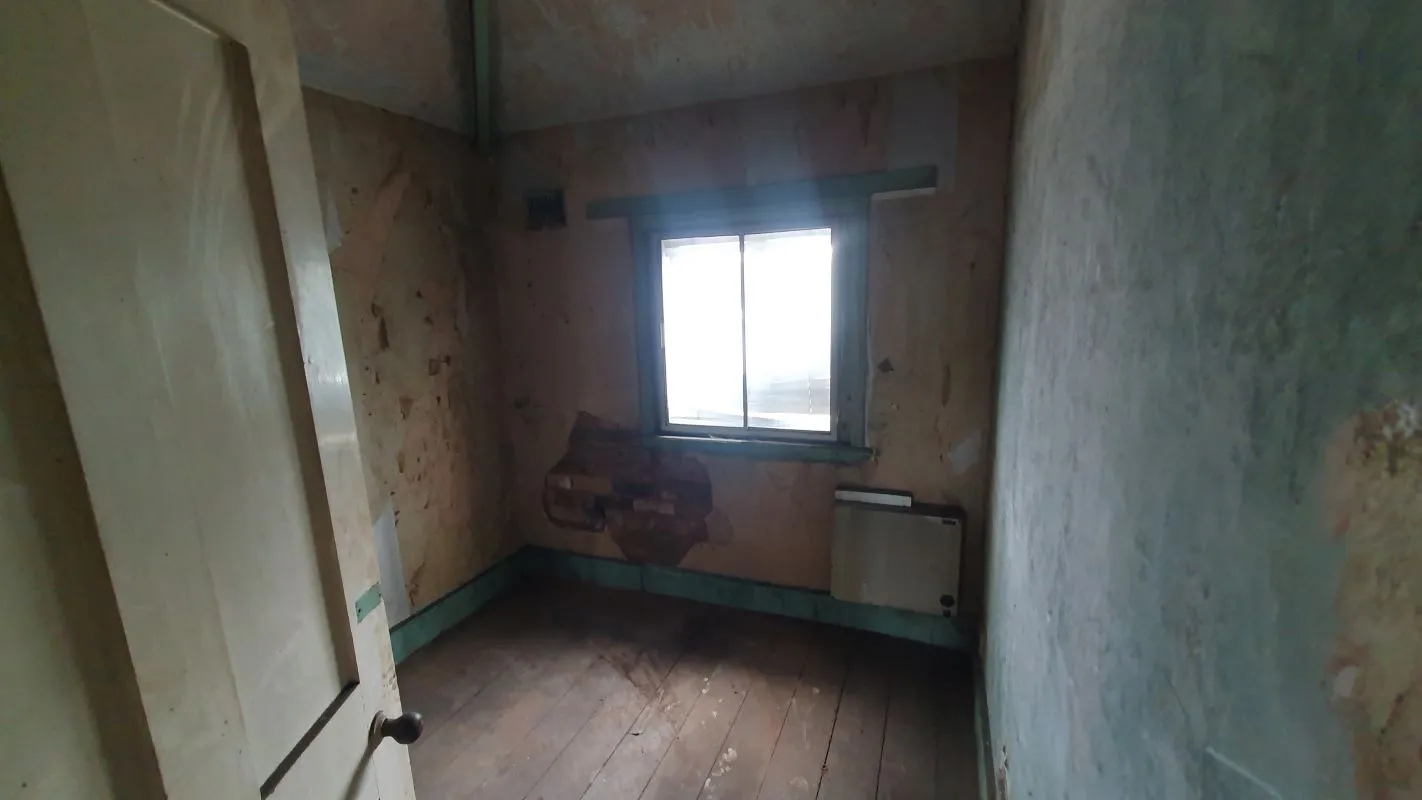 Freehold Vacant End Terraced House in Need of Repair & Refurbishment