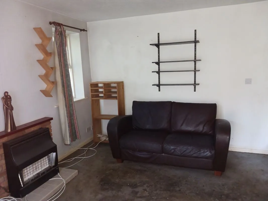 Freehold Vacant Terrace House