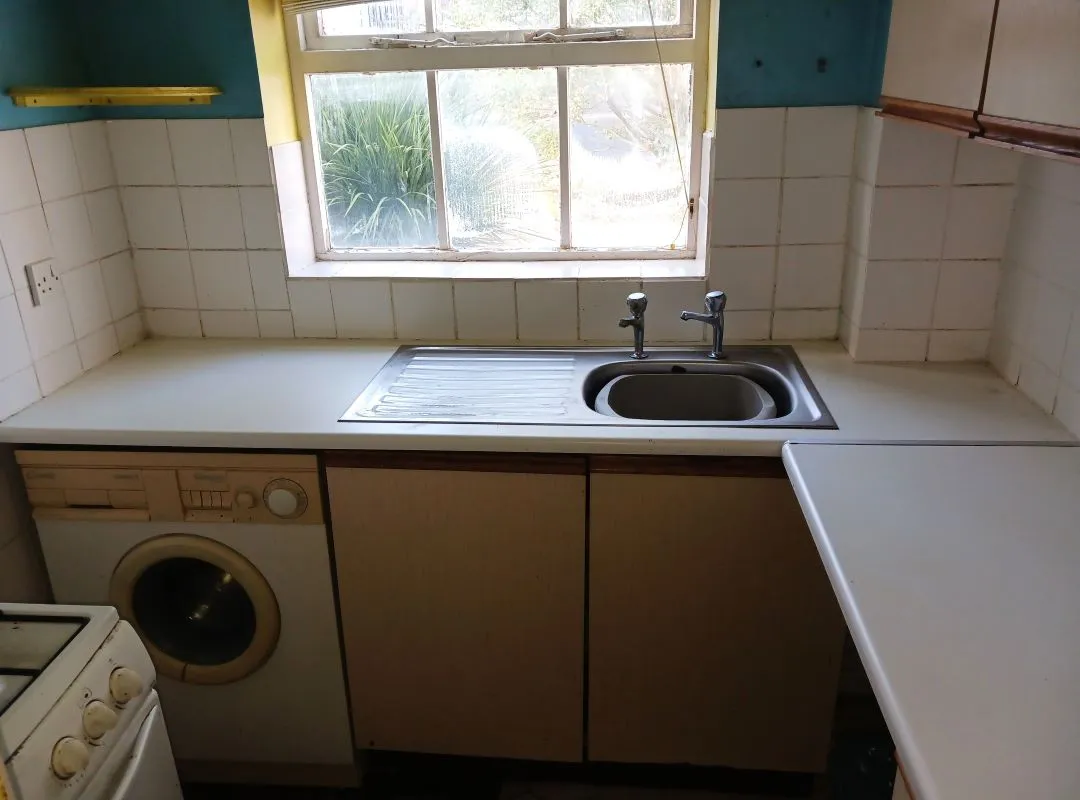 Freehold Vacant Terrace House