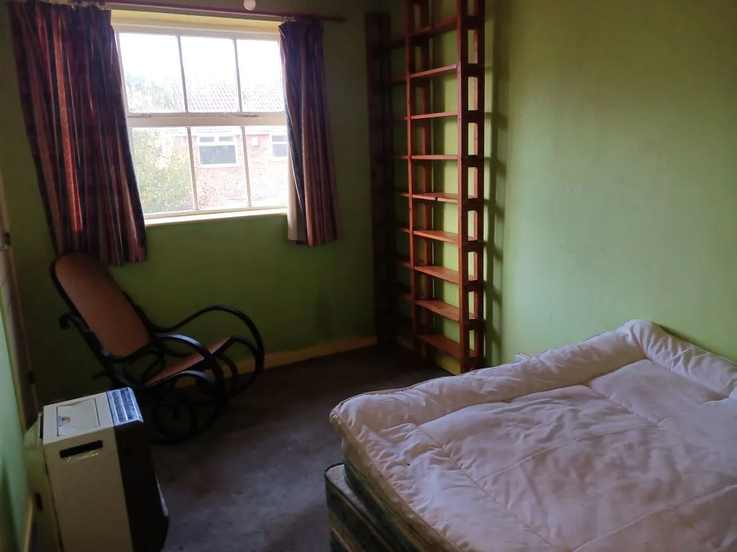 Freehold Vacant Terrace House