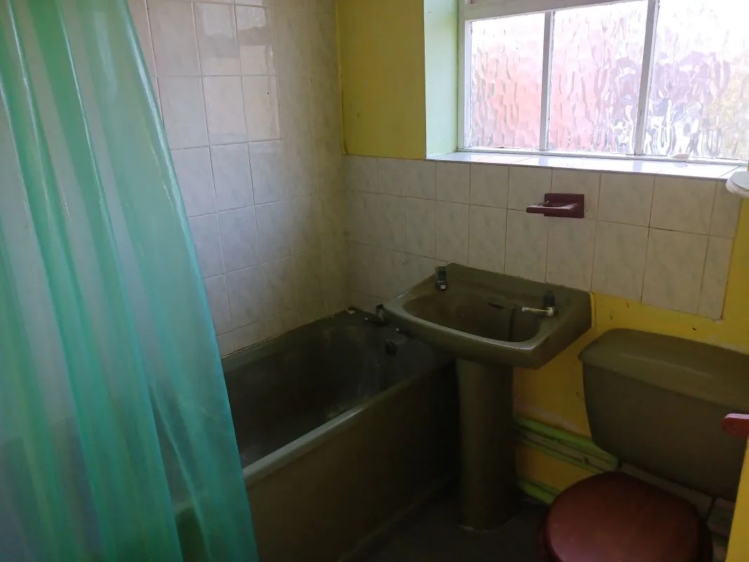 Freehold Vacant Terrace House