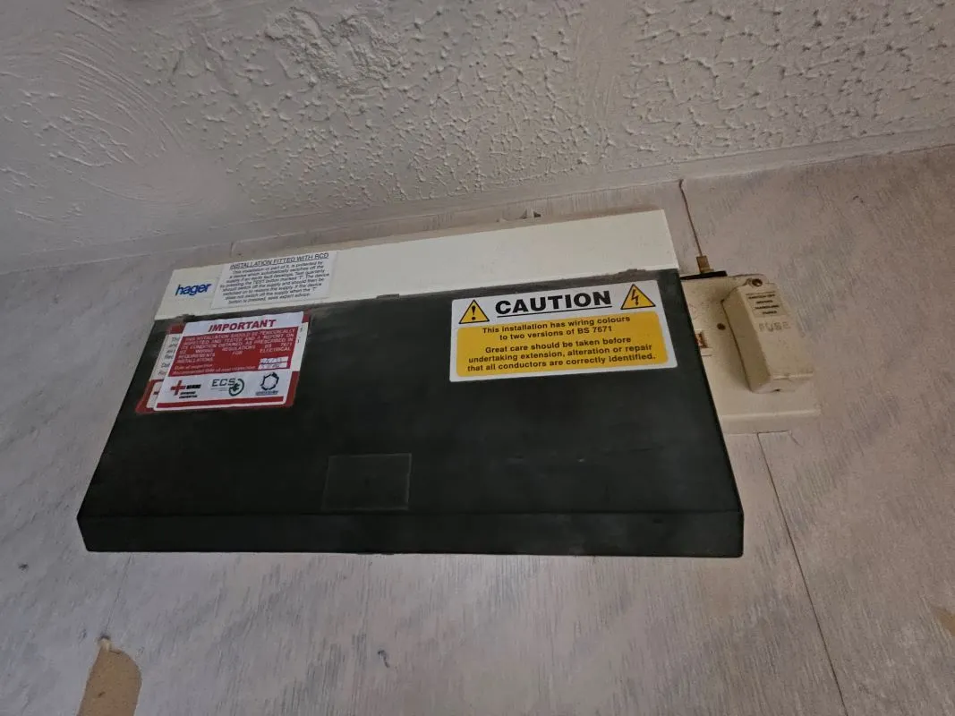 Leasehold Vacant Studio Flat in Sought After Location