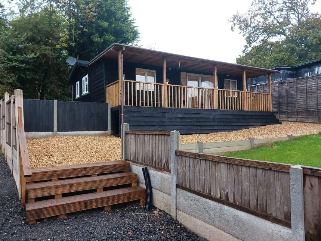Freehold Vacant Detached Three Bedroom Chalet