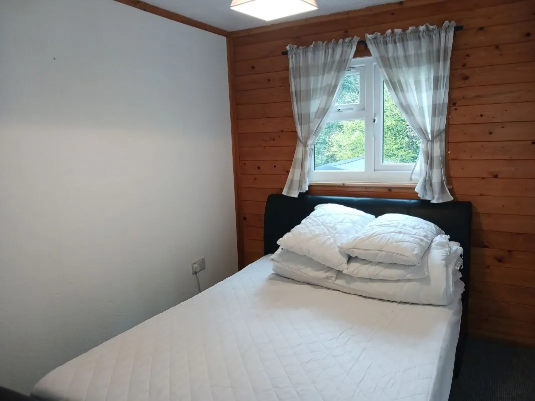 Freehold Vacant Detached Three Bedroom Chalet