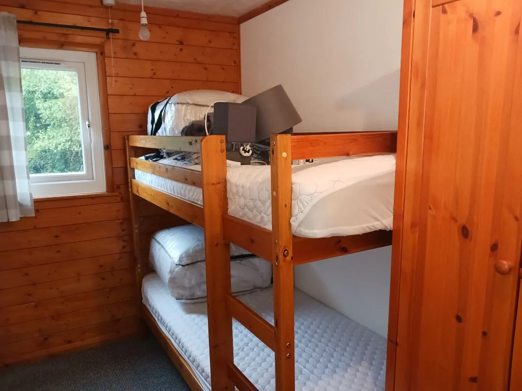 Freehold Vacant Detached Three Bedroom Chalet