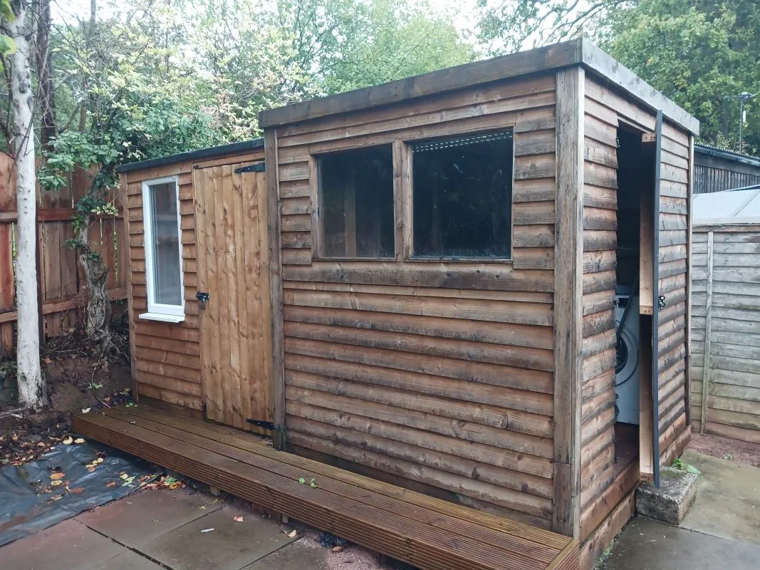 Freehold Vacant Detached Three Bedroom Chalet
