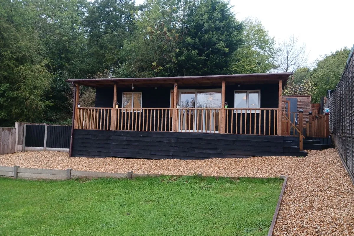 Freehold Vacant Detached Three Bedroom Chalet