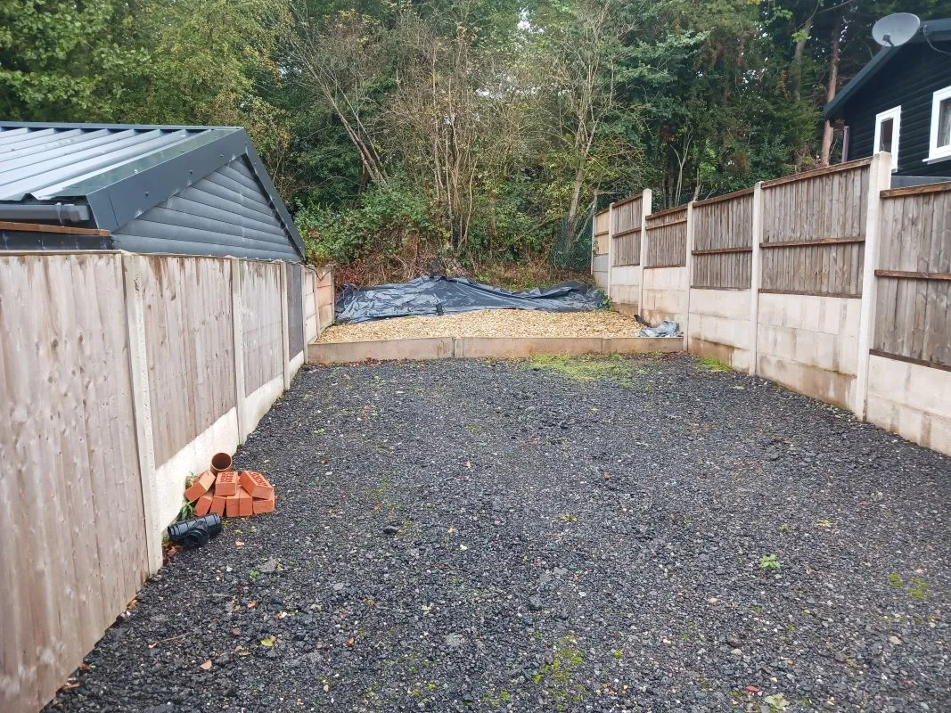 Freehold Vacant Detached Three Bedroom Chalet