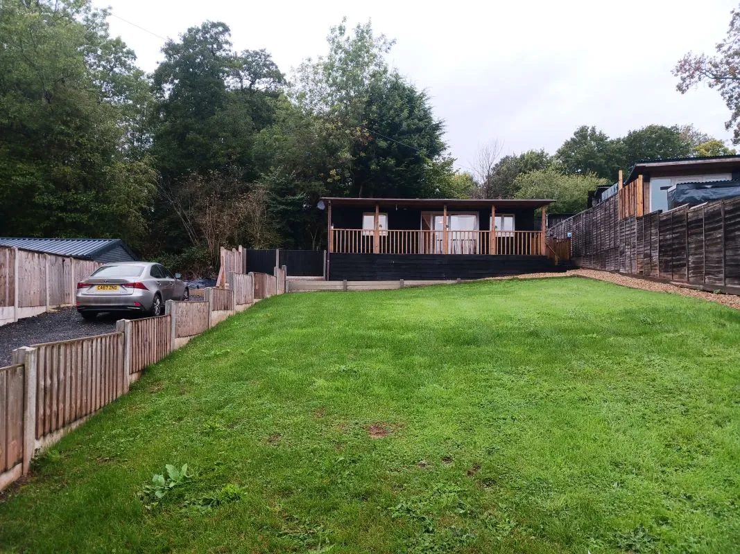 Freehold Vacant Detached Three Bedroom Chalet