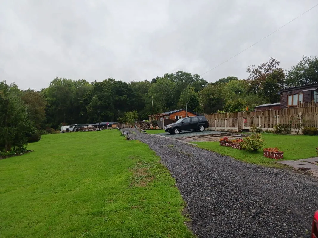 Freehold Vacant Detached Three Bedroom Chalet