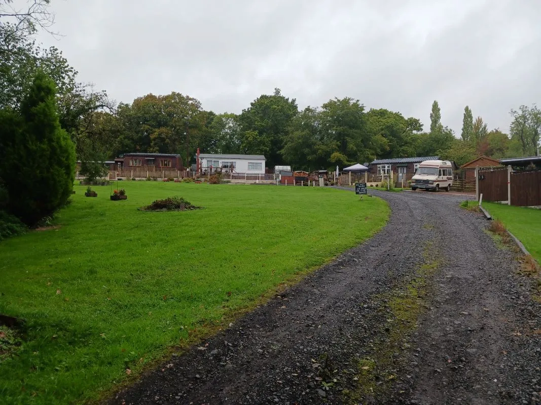 Freehold Vacant Detached Three Bedroom Chalet