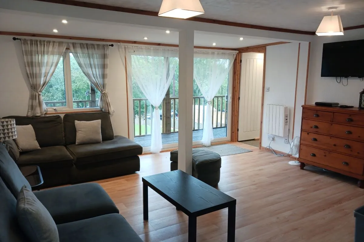 Freehold Vacant Detached Three Bedroom Chalet
