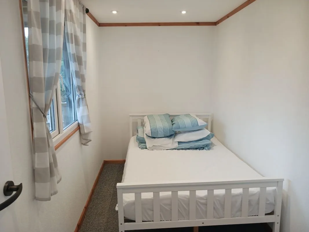 Freehold Vacant Detached Three Bedroom Chalet