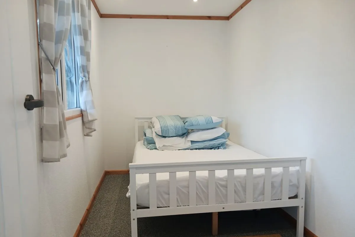 Freehold Vacant Detached Three Bedroom Chalet