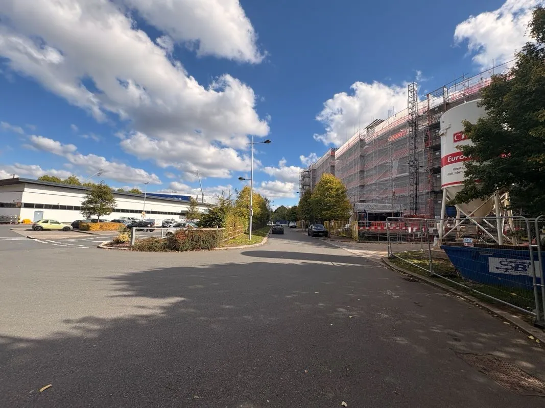 Leasehold Investment - Modern Fourth Floor Apartment
