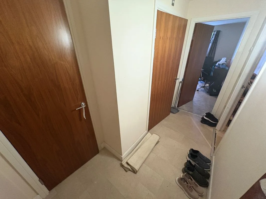 Leasehold Investment - Modern Fourth Floor Apartment
