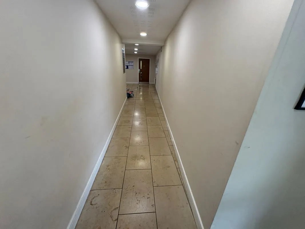 Leasehold Investment - Modern Fourth Floor Apartment