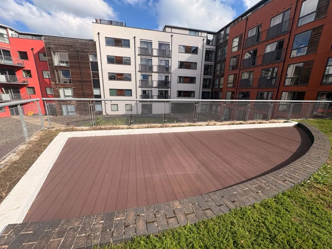 Leasehold Investment - Modern First Floor Apartment