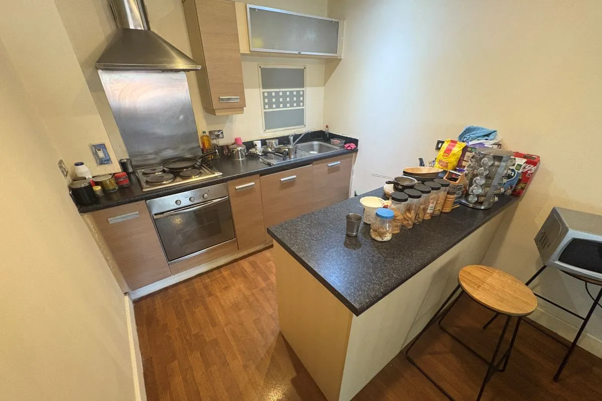 Leasehold Investment - Modern First Floor Apartment