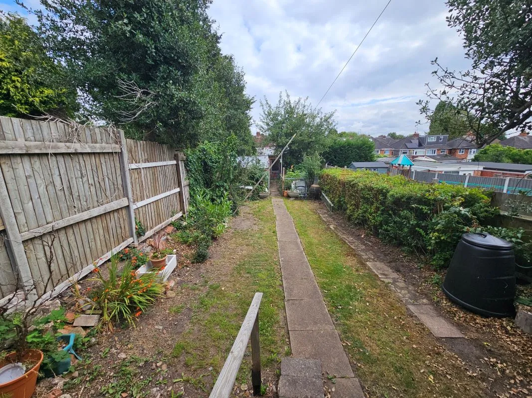 Freehold Vacant Semi-Detached House with Three Bedrooms