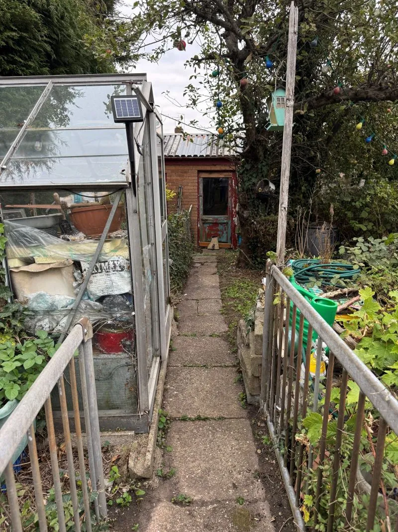 Freehold Vacant Semi-Detached House with Three Bedrooms