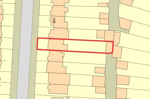 Freehold Vacant Semi-Detached House with Three Bedrooms