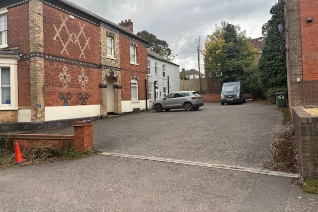 Freehold Vacant Substantial Double Fronted Office Building with Potential