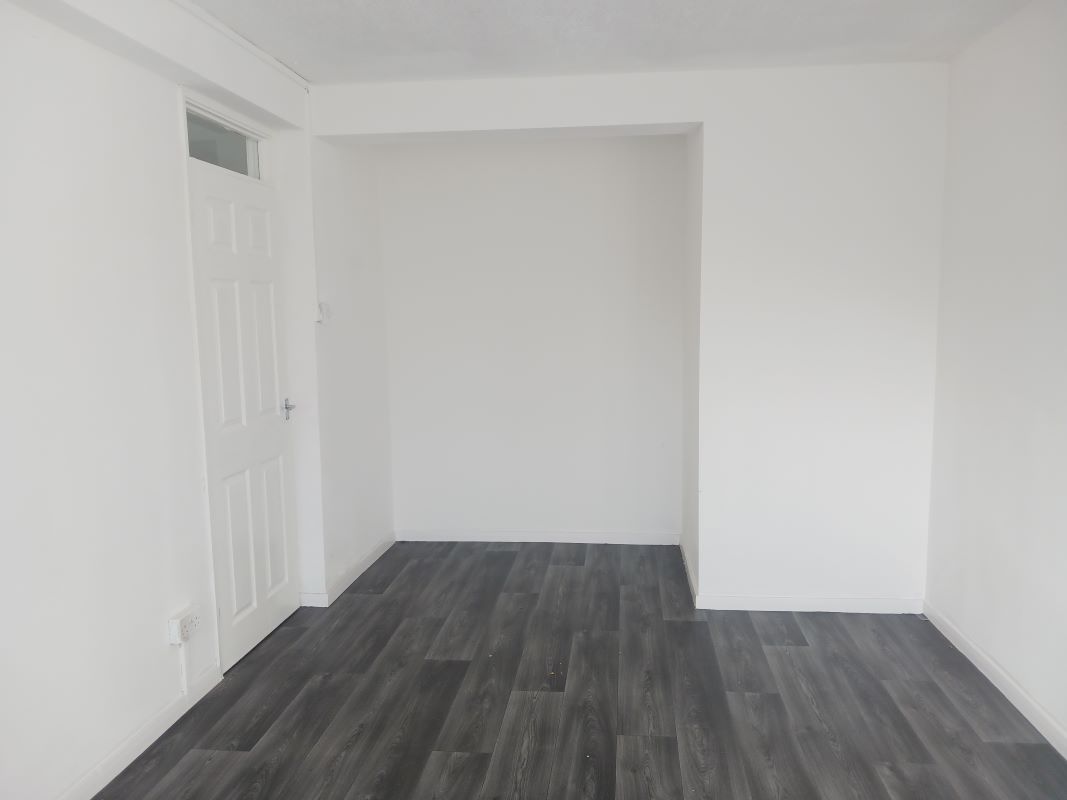 Leasehold Vacant Two Bedroom Flat