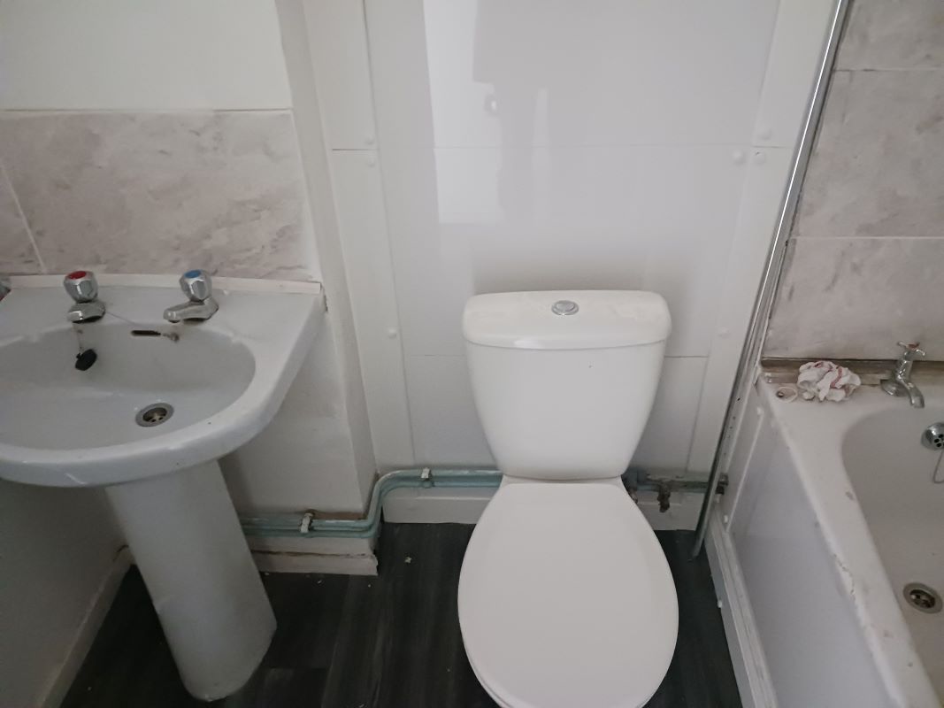 Leasehold Vacant Two Bedroom Flat