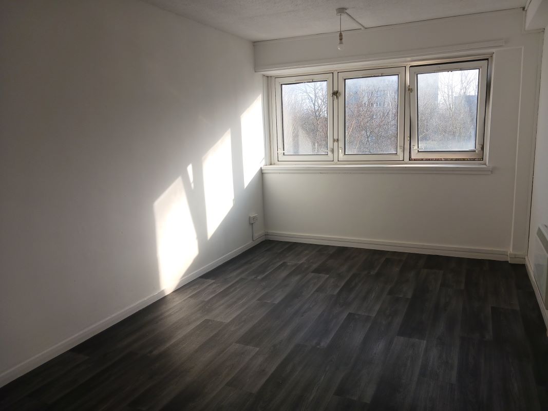 Leasehold Vacant Two Bedroom Flat