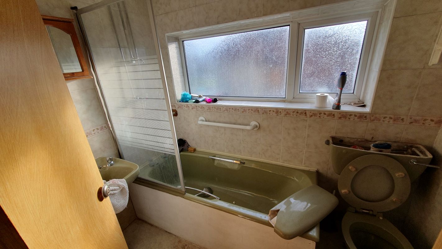 Leasehold Vacant Semi Detached House with Three Bedrooms