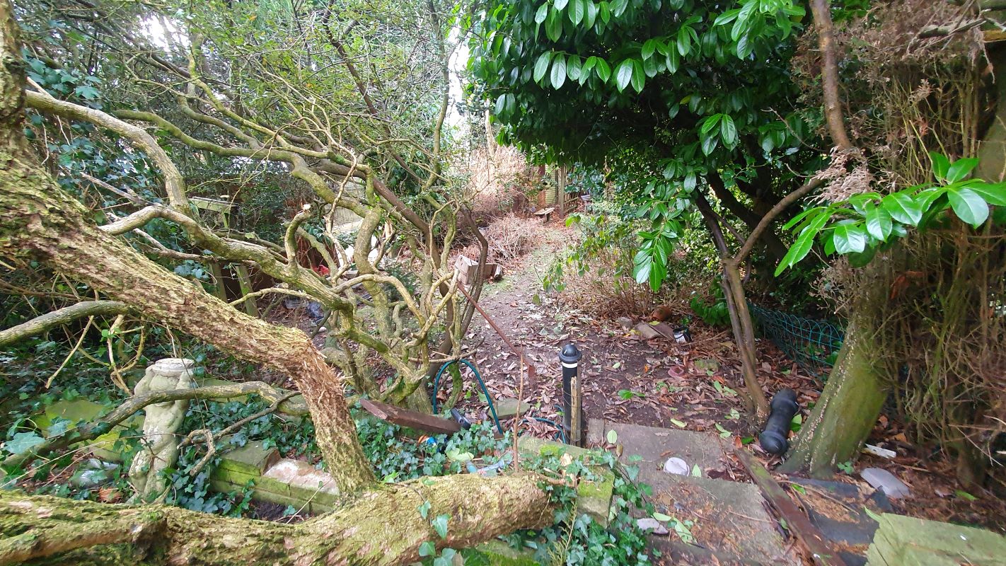 Leasehold Vacant Semi Detached House with Three Bedrooms