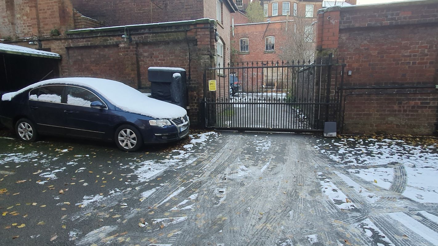 Leasehold Vacant 2 Bedroom Apartment in Converted Period Building