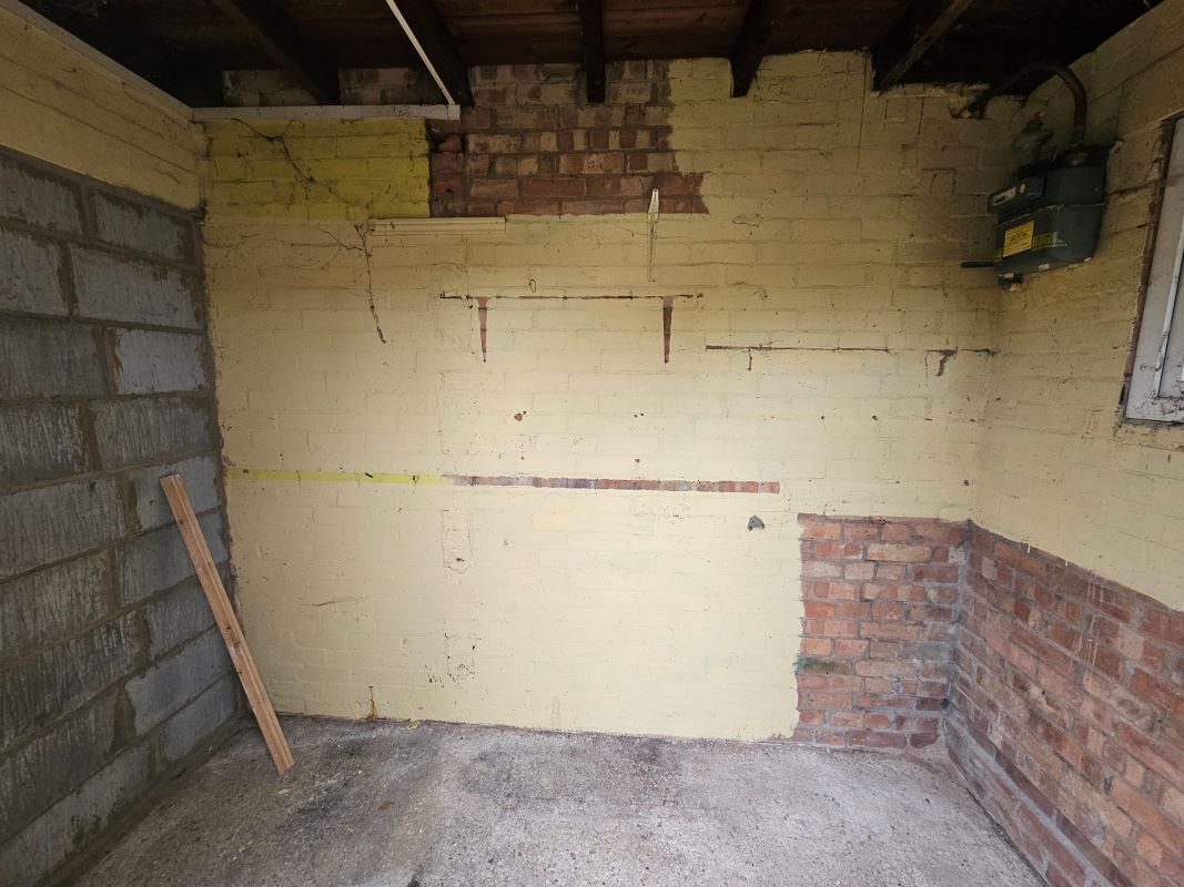 Freehold Investment Opportunity  (1 Vacant Maisonette & 3 Ground Rents)