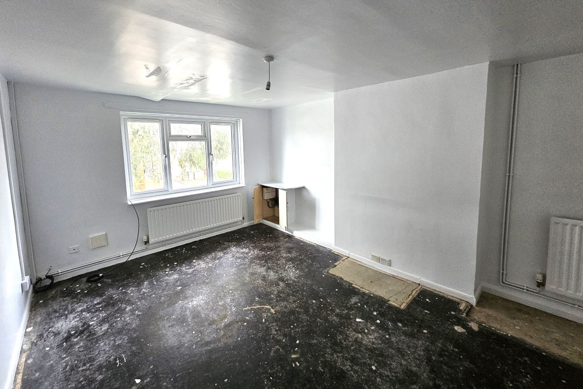 Freehold Investment Opportunity  (1 Vacant Maisonette & 3 Ground Rents)