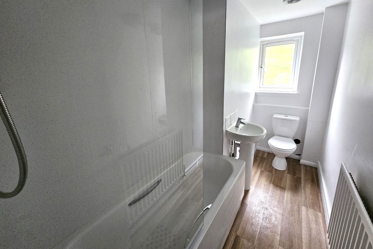Freehold Investment Opportunity  (1 Vacant Maisonette & 3 Ground Rents)