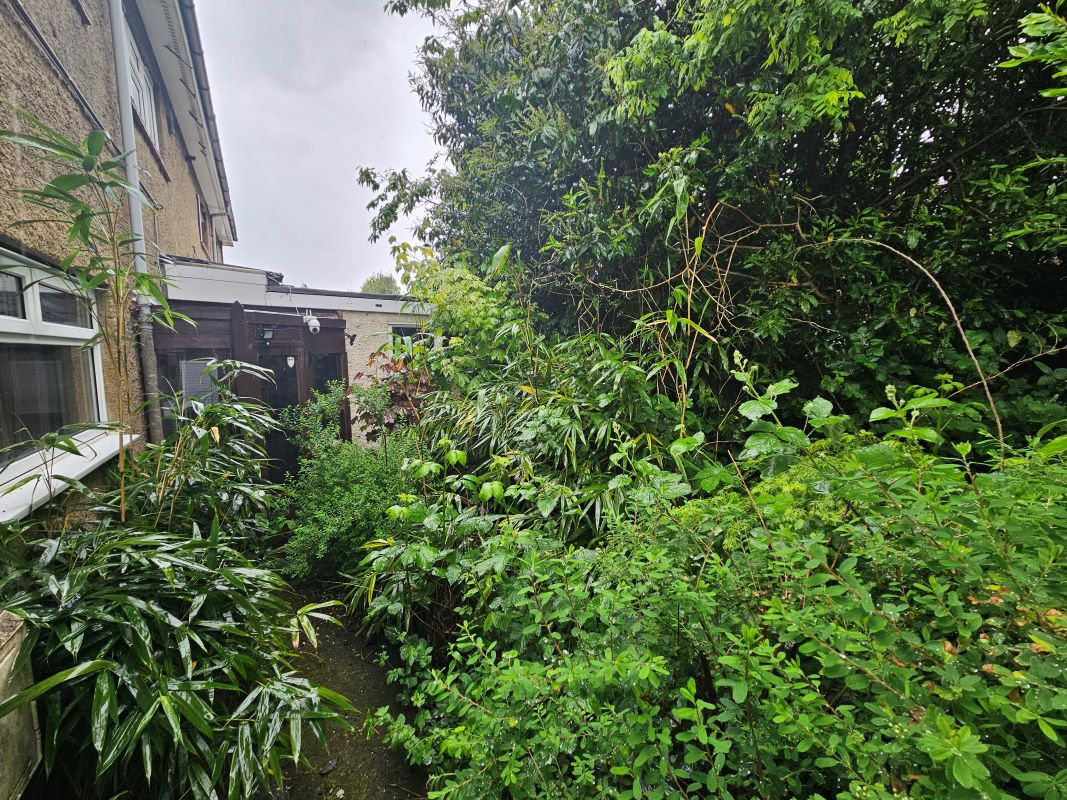 Freehold Investment Opportunity  (1 Vacant Maisonette & 3 Ground Rents)
