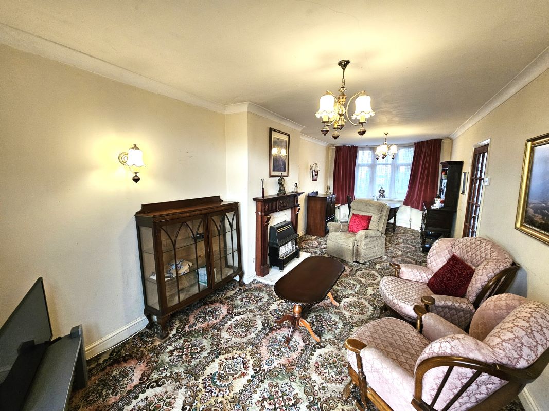 Freehold Vacant Semi Detached House with Three Bedrooms
