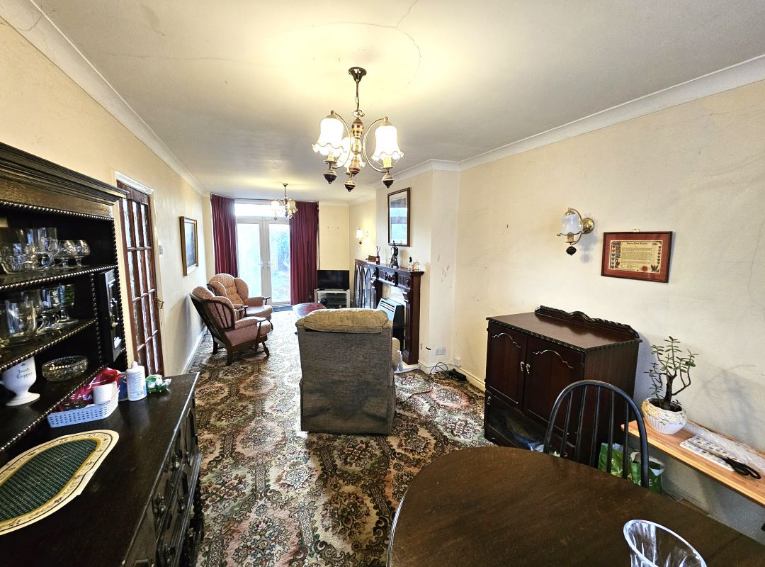 Freehold Vacant Semi Detached House with Three Bedrooms