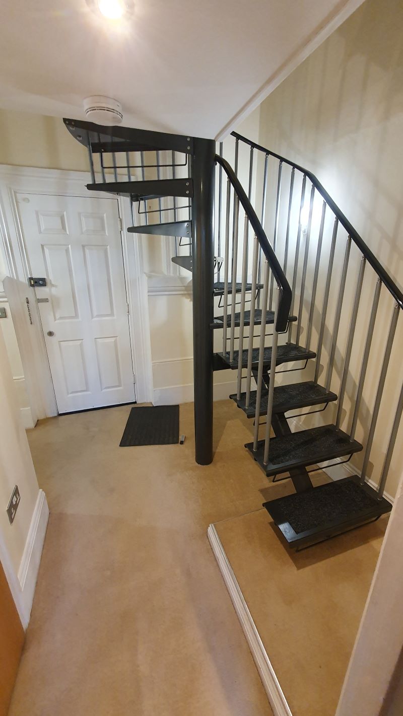 Leasehold Vacant 2 Bedroom Apartment in Converted Period Building
