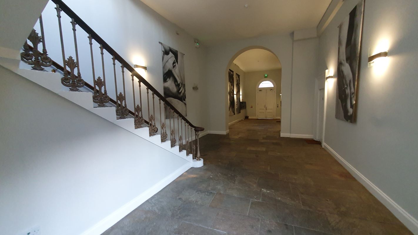 Leasehold Vacant 2 Bedroom Apartment in Converted Period Building