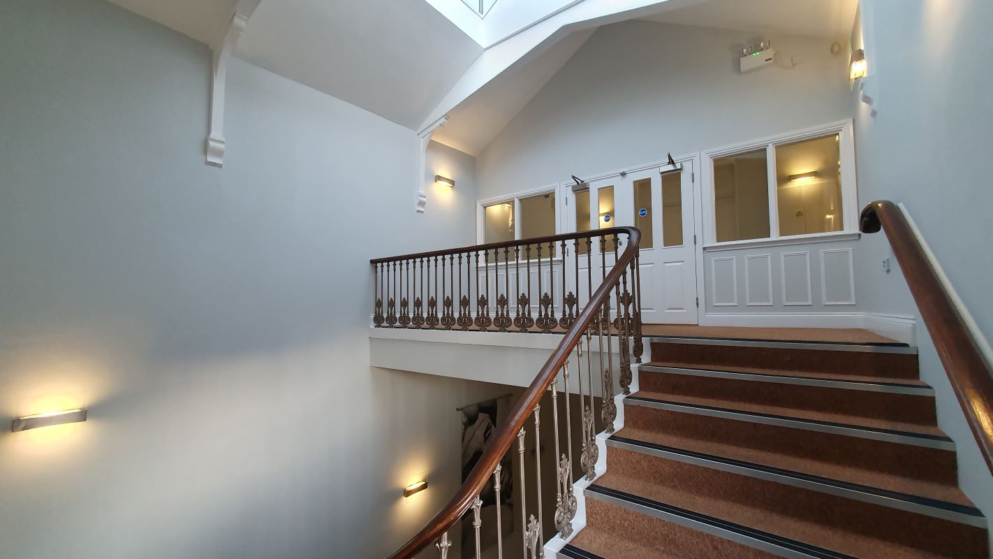 Leasehold Vacant 2 Bedroom Apartment in Converted Period Building
