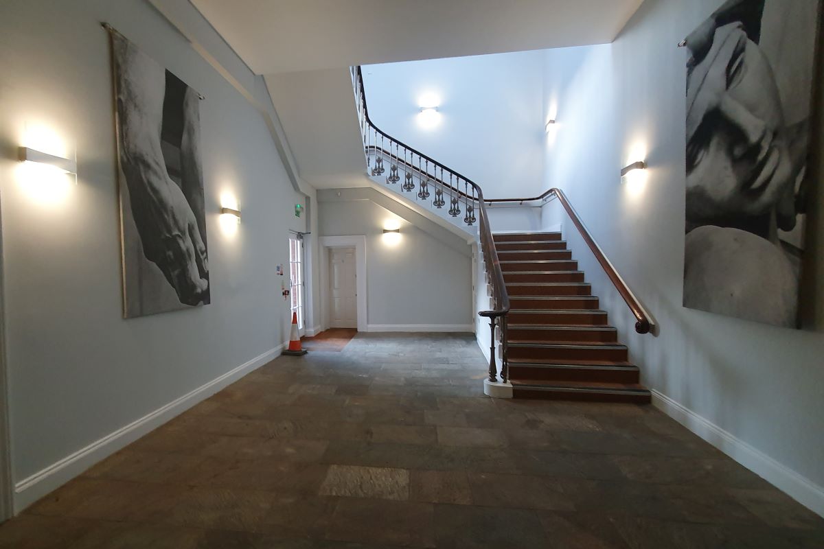 Leasehold Vacant 2 Bedroom Apartment in Converted Period Building