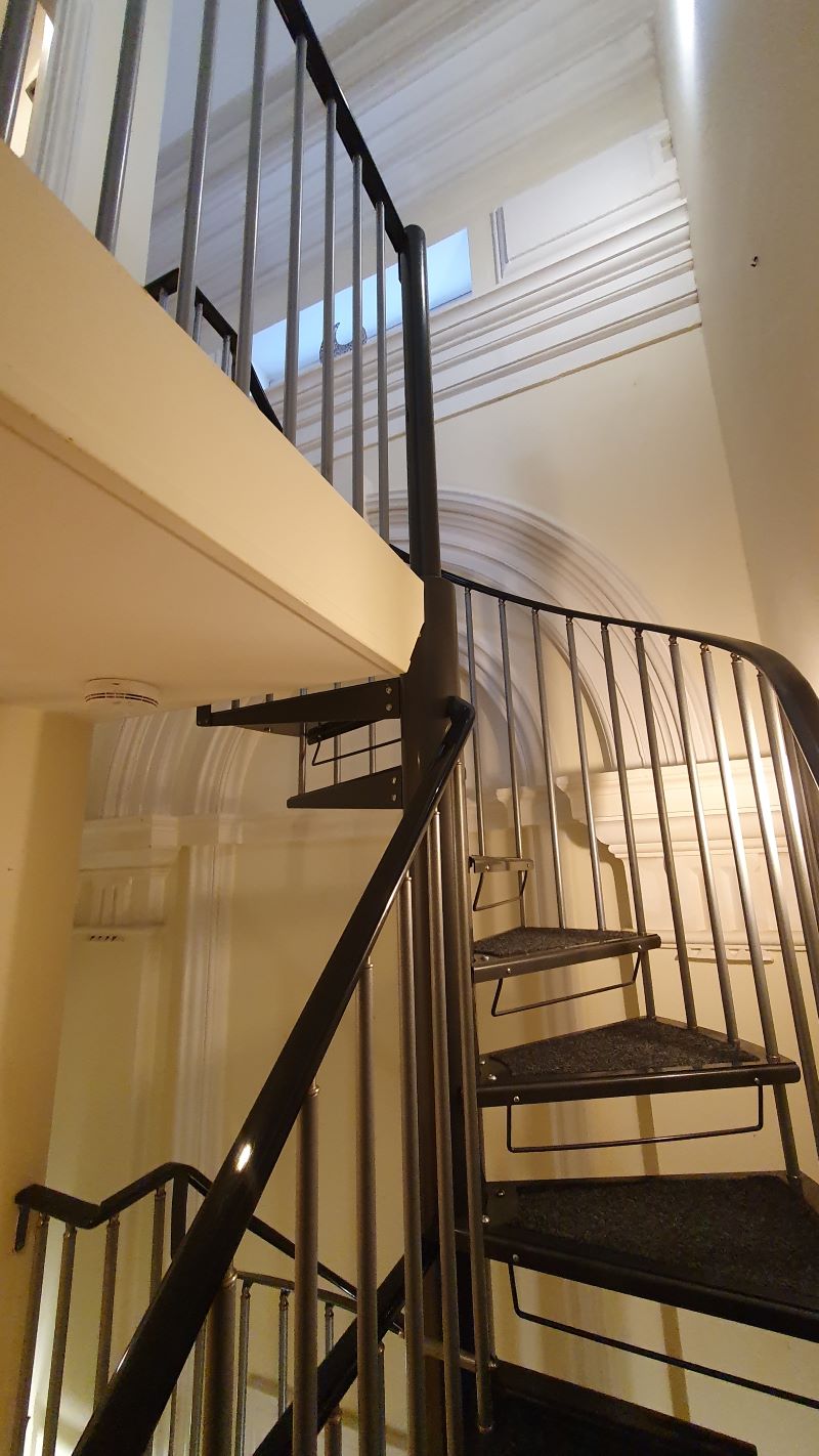 Leasehold Vacant 2 Bedroom Apartment in Converted Period Building