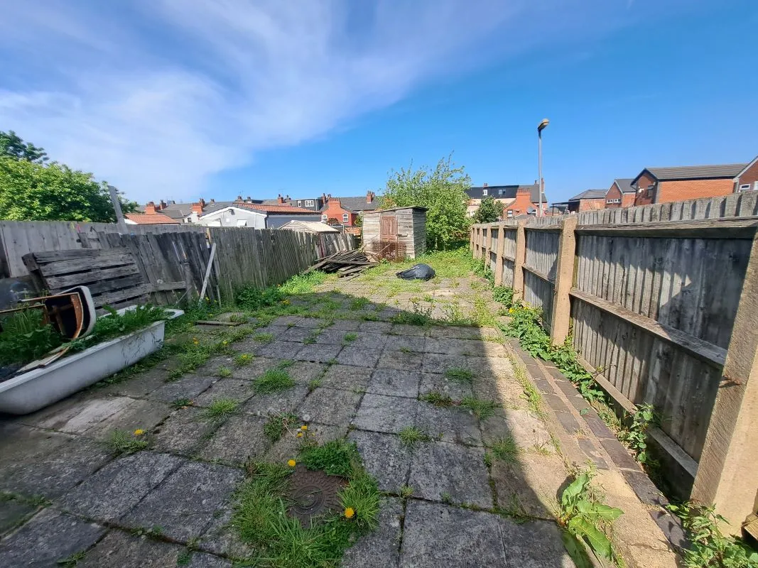 Freehold Vacant Three Bedroom End Terraced Property
