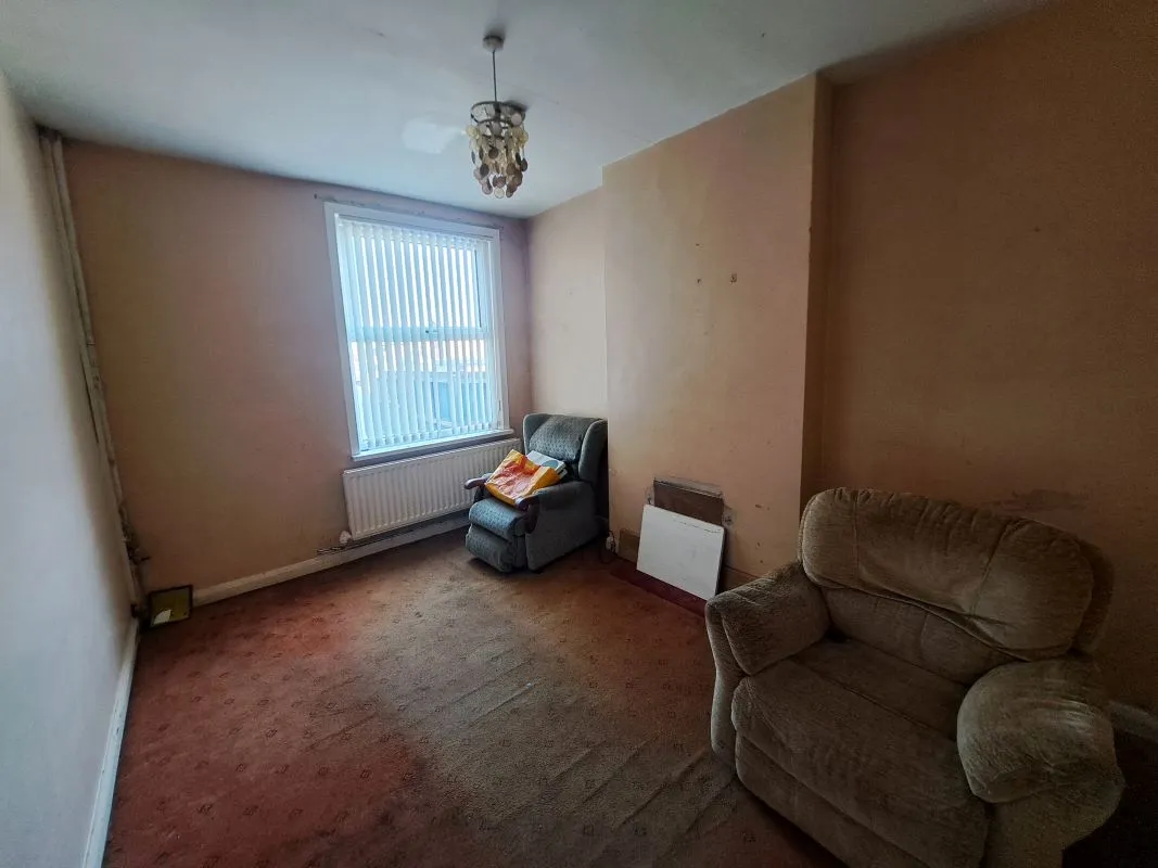 Freehold Vacant Three Bedroom End Terraced Property