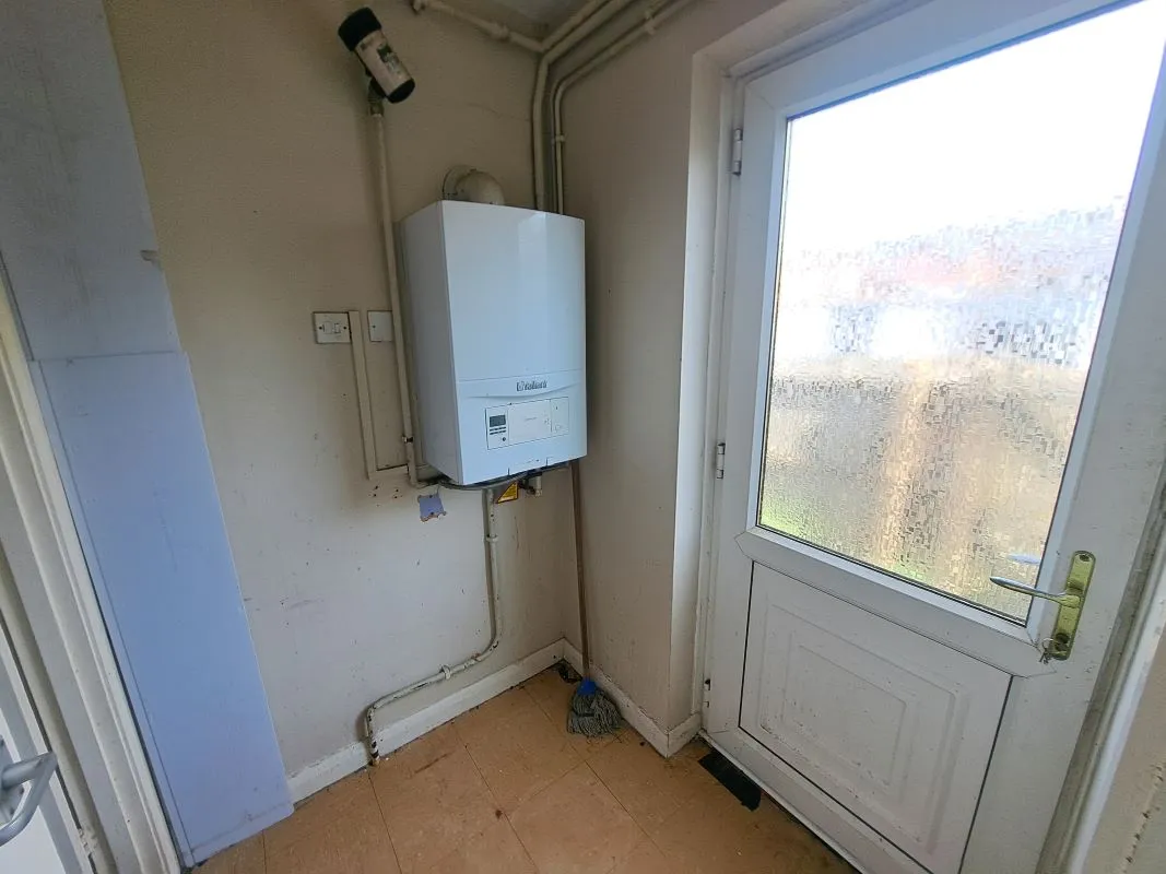 Freehold Vacant Three Bedroom End Terraced Property