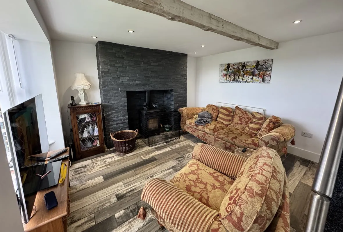 Freehold Vacant 7 Bedroom Farmhouse with a Range of Outbuildings