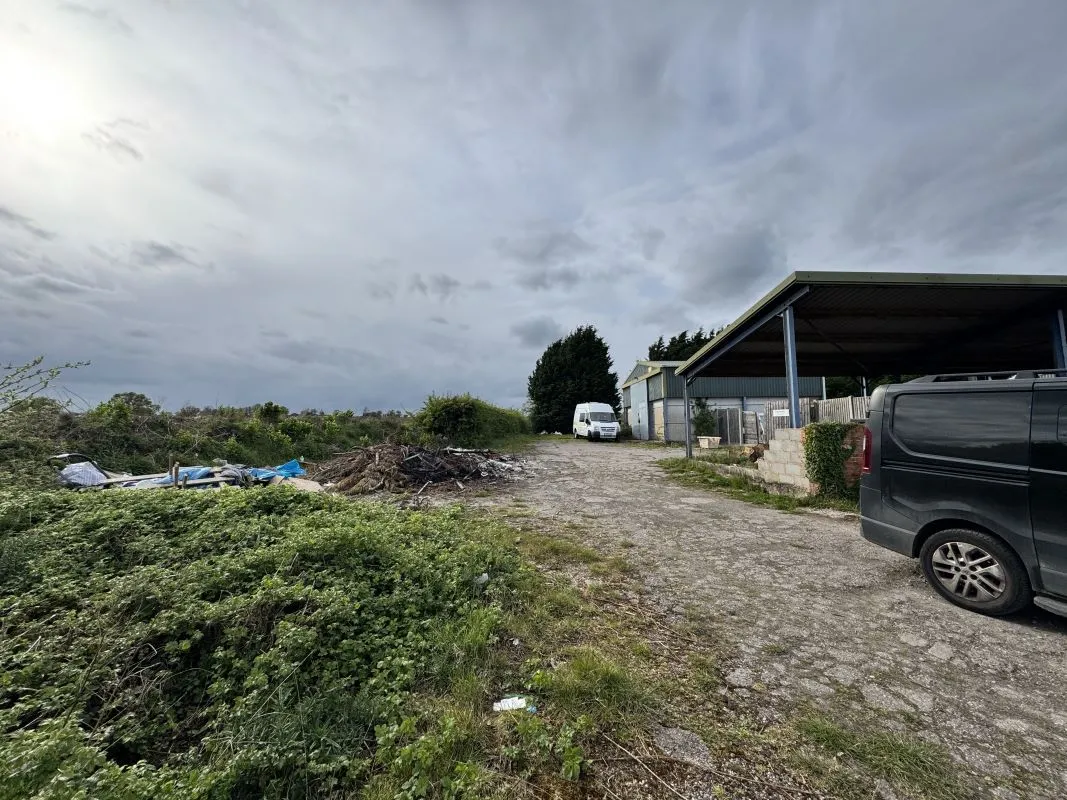 Freehold Vacant 7 Bedroom Farmhouse with a Range of Outbuildings
